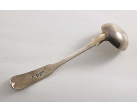 CUPAR:- A Fiddle pattern toddy ladle by Robert Robertson;  6.5"  (16.5 cms) long;  1.25 oz