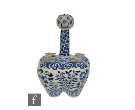 A Chinese late Qing Dynasty Tulip vase, the lobed vase, with five apertures rising to a central stem with flowerbulb open ape