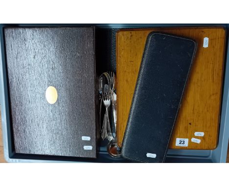 A quantity of silver plated flatware, to include various spoons, a boxed dinner service, and a boxed fish slice and fish serv
