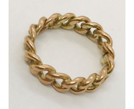 A 9ct gold chain link ring. Weight 3.7g