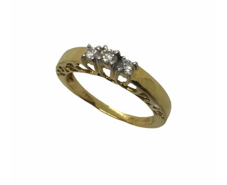 An 18ct gold diamond 3 stone ring, size O