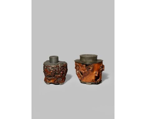 TWO CHINESE WOOD AND PEWTER TEAPOT CANISTERS QING DYNASTY Each with a wooden body supported on a pewter base with four short 