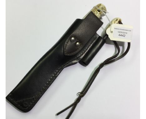 Horn grip hunting knife with heavy 95mm long single edged blade maker marked "A Wright &amp; Son Ltd, Sheffield, England". Ho