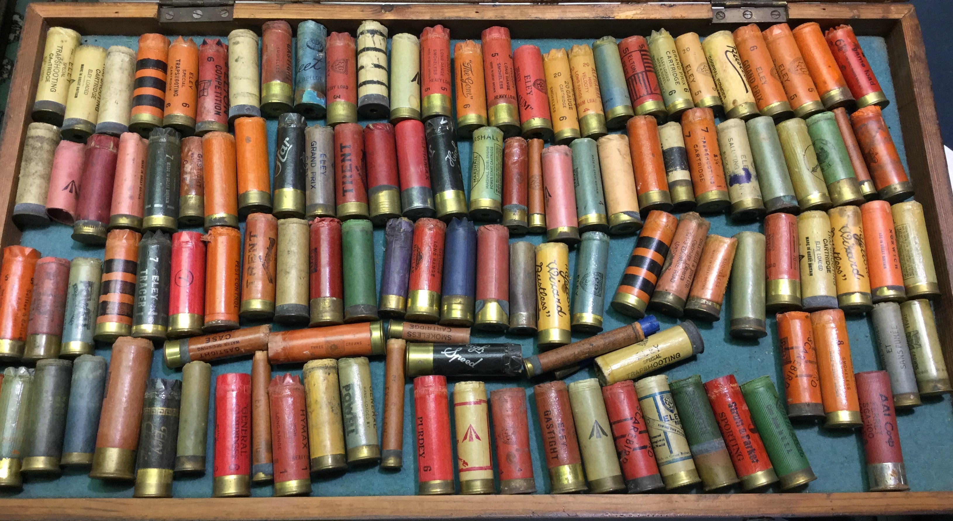 A good collection of over 100 vintage paper and brass shotgun