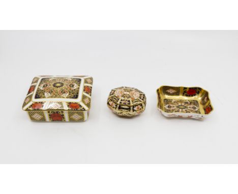 Royal Crown Derby trinket lidded box and pin tray both 1128 and a small octagonal shaped lidded trinket box (3)Condition: Goo