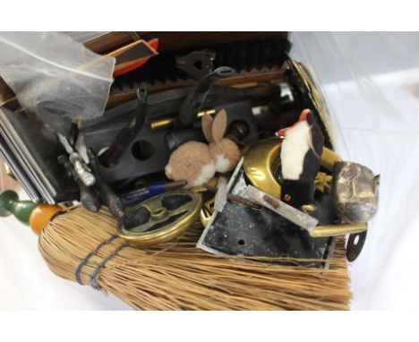 Four pipes and a pipe rack, cigarette cases, horse brasses, police buttons, letter openers, AA Badge keys etc (1 bag)