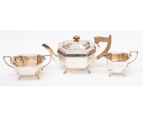 A George VI three piece silver tea service, Sheffield 1938, Emile Viner, total gross weight  approx 962gms/30.9 ozt
