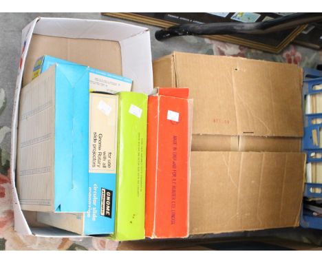Gnome rotary slide projector, 2x2 in box with approx 350 slides in two slide in storage boxes of Singapore, Canada, Africa an