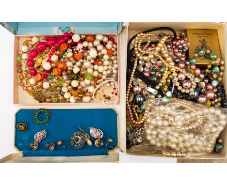 A quantity of assorted costume jewellery including a white metal and butterfly wing brooch, bead necklaces, faux pearls stran