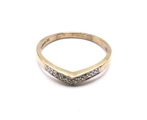 9ct gold diamond wishbone ring. Approx 2g. Ring size T. Postage category A.