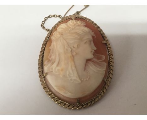 A 9carat gold set Cameo portrait brooch.