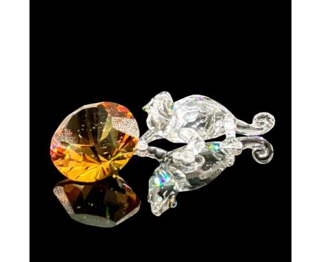 Part of the 'Rare Encounters' theme group. The reptile is clear faceted crystal with colored crystal eyes. Includes a peridot