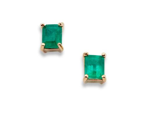 A pair of emerald earrings Each cut-cornered rectangular-cut emerald in a four-claw mount, post fittings(Length: 0.7cm)