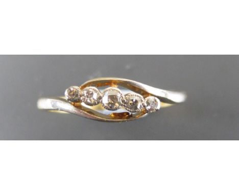 18ct Gold 5 stone Diamond ring size M weight 2.5 grams