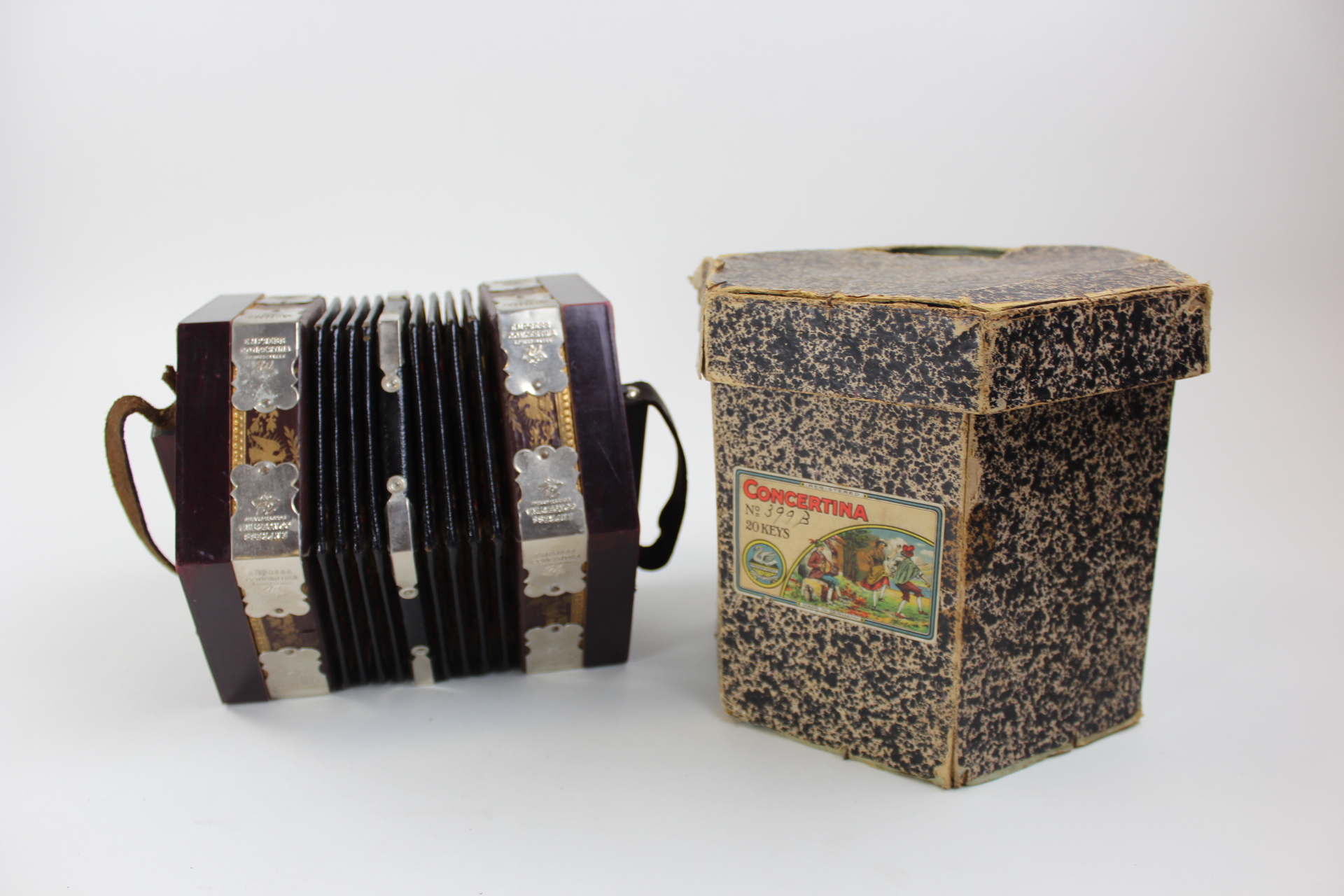 The "Empress" Concertina, by Otto Weidlich (Klingenthal, Saxony). In