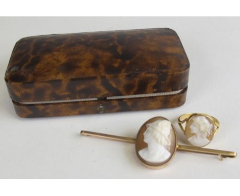 Boxed 18ct Cameo Ring size Q and a Cameo Yellow metal Bar Brooch