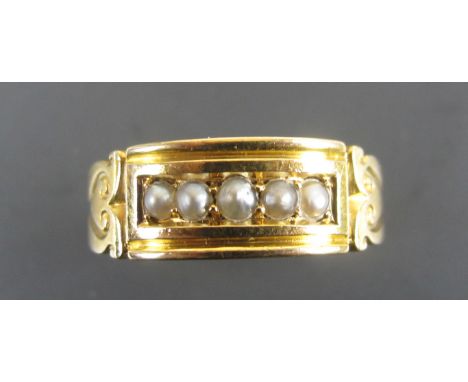 18ct Ring set with seed pearls weight 4.8 grams size P