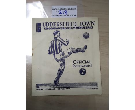 1937/38 Huddersfield Town v Sunderland Football Programme: Very Good  condition programme dated 27 12 1937 with no writing. R
