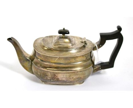 An early 20th century silver bachelors teapot, Sheffield, 1911, ebonised handle