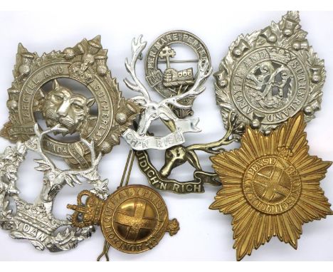 Coldstream Guards Glengarry badge, Argyll and Sutherland badges and others (7). P&amp;P Group 1 (£14+VAT for the first lot an