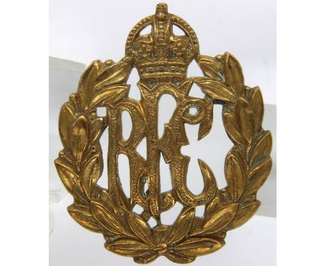 British WWI Royal Flying Corps cap badge. P&amp;P Group 1 (£14+VAT for the first lot and £1+VAT for subsequent lots) 