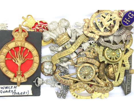 Mixed British Regimental badges, some with damages. P&amp;P Group 1 (£14+VAT for the first lot and £1+VAT for subsequent lots