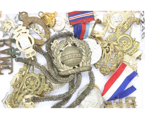 British WWI and later military cap badges, shoulder titles, miniature medals etc. P&amp;P Group 1 (£14+VAT for the first lot 
