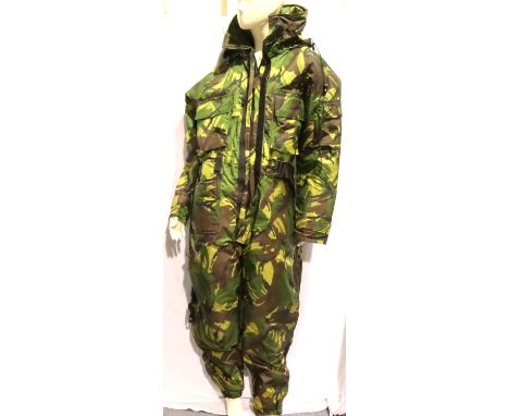Full body camouflage buoyancy suit, approximate size M. P&amp;P Group 2 (£18+VAT for the first lot and £3+VAT for subsequent 