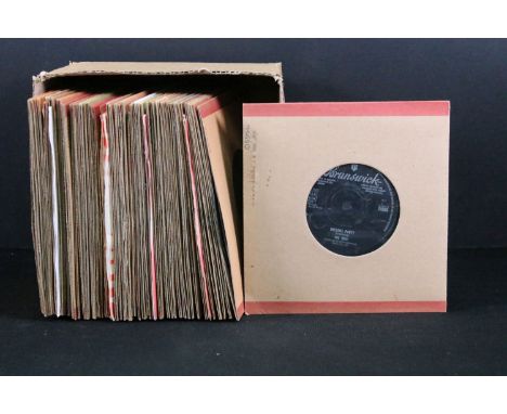 Vinyl - Over 50 Beat / Mod / Rock ’N’ Roll / Pop singles on Brunswick Records including tri-centre and gold labels issues, to