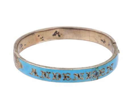 A Victorian polychrome enamel 'Andenken' hinged mourning bangle, band width 8.3mm, internal circumference 15.5cm, 13.1g Condi