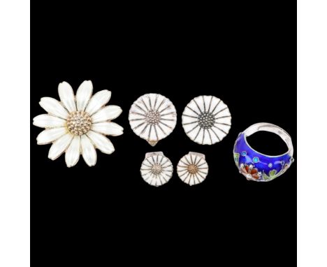 Various Scandinavian silver and enamel jewellery, including Jemax silver-gilt white enamel daisy pattern brooch, 32.5mm, Anto