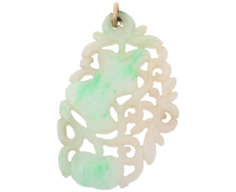 A Chinese carved jade pumpkin pendant, 49.1mm, 11g Condition Report: No damage or repair, only light surface wear