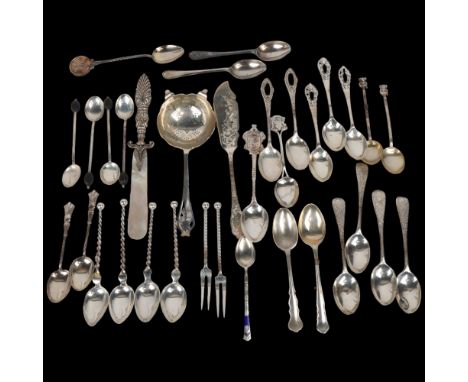 Various silver, including George VI tea strainer, bean-end coffee spoons, etc, 13.2oz gross Condition Report: Lot sold as see