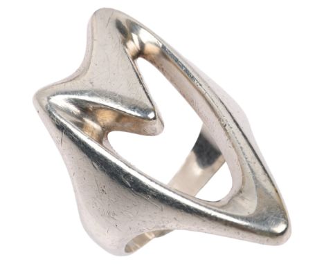 GEORG JENSEN - a Danish modernist sterling silver abstract openwork ring, designed by Henning Koppel, model no. 89, import Lo