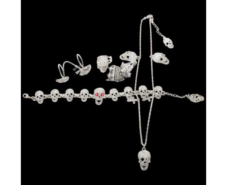 BUTLER &amp; WILSON - a Vintage rhinestone skull jewellery set, comprising necklace, bracelet and 3 rings Condition Report: L