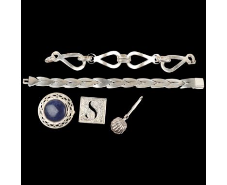 Various silver jewellery, including Mexican stylised leaf panel bracelet, 20cm, unmounted sapphire shell napkin holder, etc, 
