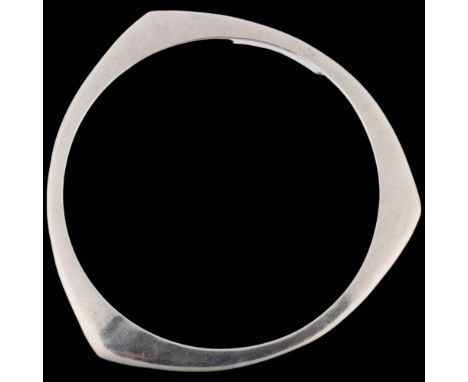 PANDORA - a sterling silver Reuleaux triangle slave bangle, band width 5.3mm, internal circumference 20cm, 18.7g Condition Re