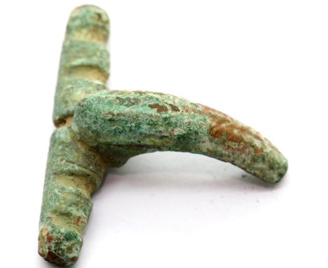 Roman Bronze Cloak Fibula/Clasp. P&amp;P Group 1 (£14+VAT for the first lot and £1+VAT for subsequent lots) 