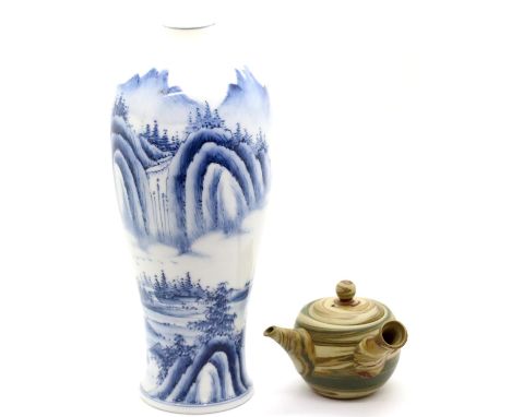 Oriental baluster vase with scenic decoration and a small Far Eastern teapot. P&amp;P Group 2 (£18+VAT for the first lot and 