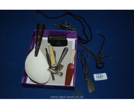 A quantity of miscellanea including penknife, shell and horn spoon, snuff box, scissors, etc.