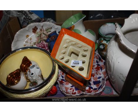 A quantity of china including a Bedroomware jug, Crown Devon Lobster foot bowl, Myott diamond shaped planter, Torquay Kingfis