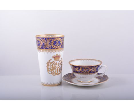 Royal Collection: English fine bone china beaker, inspired by the Worcester service commissioned by King George III in 1805, 