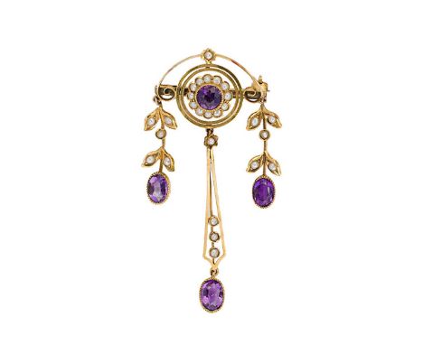 central cluster set with a round faceted amethyst, diameter 5mm, surrounded by twelve split pearls, pierced border, suspendin