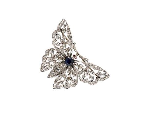the abdomen set with a cushion shaped sapphire 7.8 x 7.5mm, estimated approximate weight 3.00ct, the thorax set with graduati