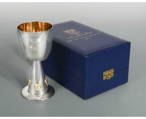 mark of Mappin &amp; Webb, London 1972, of traditional form, the bowl engraved with the arms and motto of the London Stock Ex