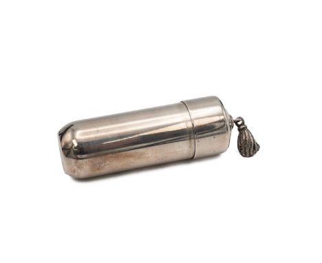 Tiffany 7 Co sterling silver tube with internal sewing set, comprising two two bobbins and a thimble, stamped 925, total weig