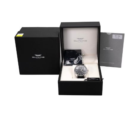 Glycine automatic gents wristwatch. Model GL-224, ref 3890-4, 44mm stainless steel case, date aperture at 3, black dial with 