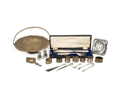 Mixed lot of silver and silver plated items to include hallmarked silver: 3 x napkin rings (Birmingham 1934, Adie Brothers Lt