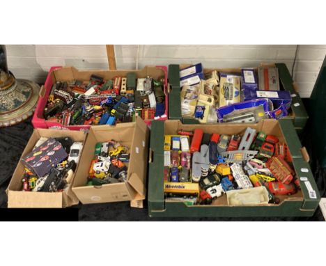 3 TRAYS OF BOXED &amp; UNBOXED CORGI/DINKY/LESNEY MATCHBOX VEHICLES