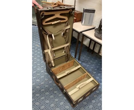 LEATHER TRAVEL TRUNK